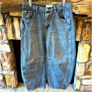 Mid-Rise Barrel Jeans Size Large